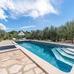 House Ivan With Heated Pool