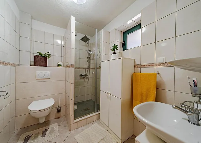 House Ivan With Heated Pool Holiday home