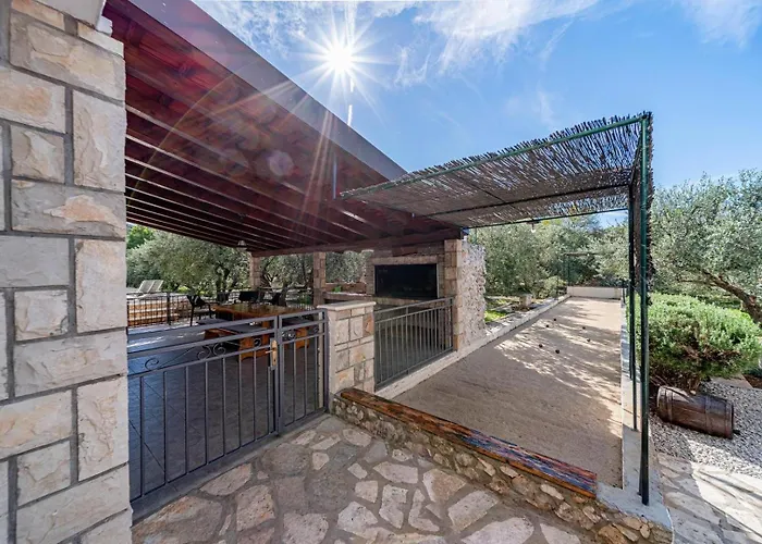 House Ivan With Heated Pool