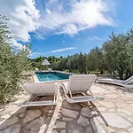 House Ivan With Heated Pool Vikendica *