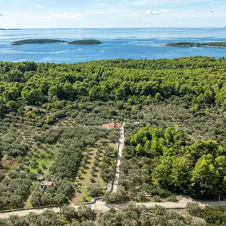 Дом отдыха House Ivan With Heated Pool