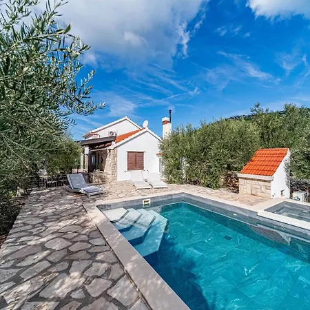 Ferienhaus House Ivan With Heated Pool