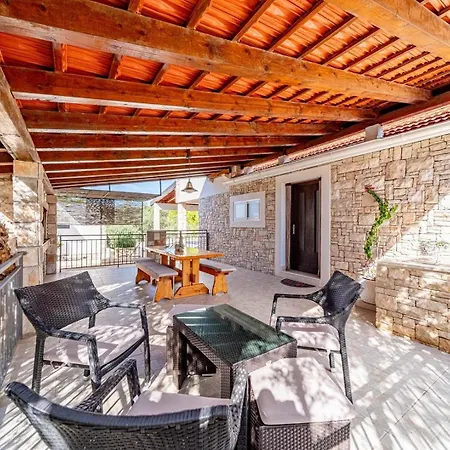 House Ivan With Heated Pool * Potirna