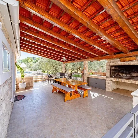 House Ivan With Heated Pool