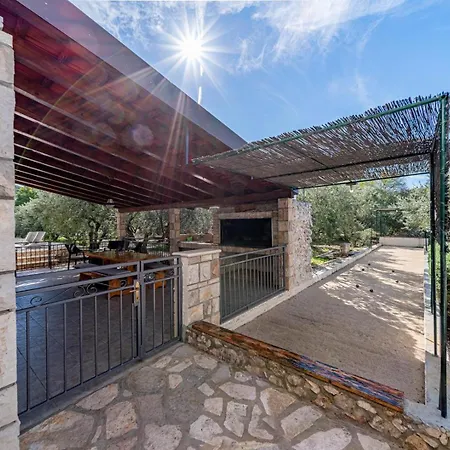 House Ivan With Heated Pool