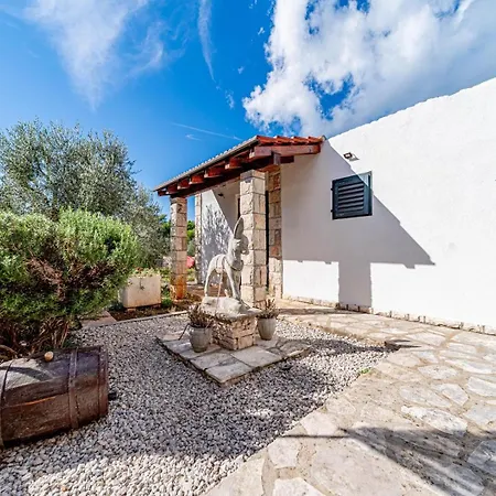 Ferienhaus House Ivan With Heated Pool