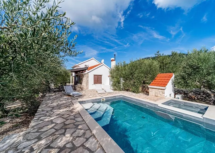 Ferienhaus House Ivan With Heated Pool