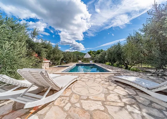 House Ivan With Heated Pool Ferienhaus Blato (Korcula)